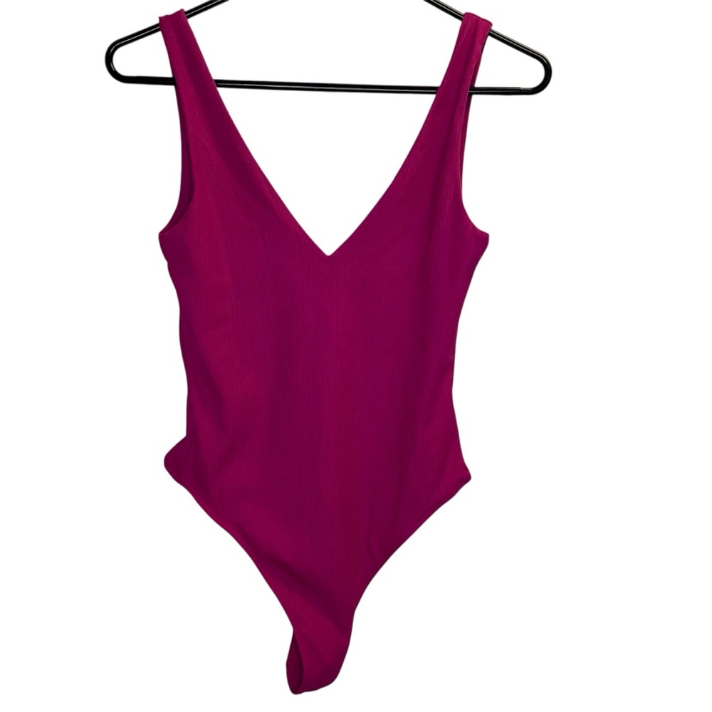 House of Harlow 1960 Ribbed Barbie Pink V neck Sleevelss Tank Bodysuit small